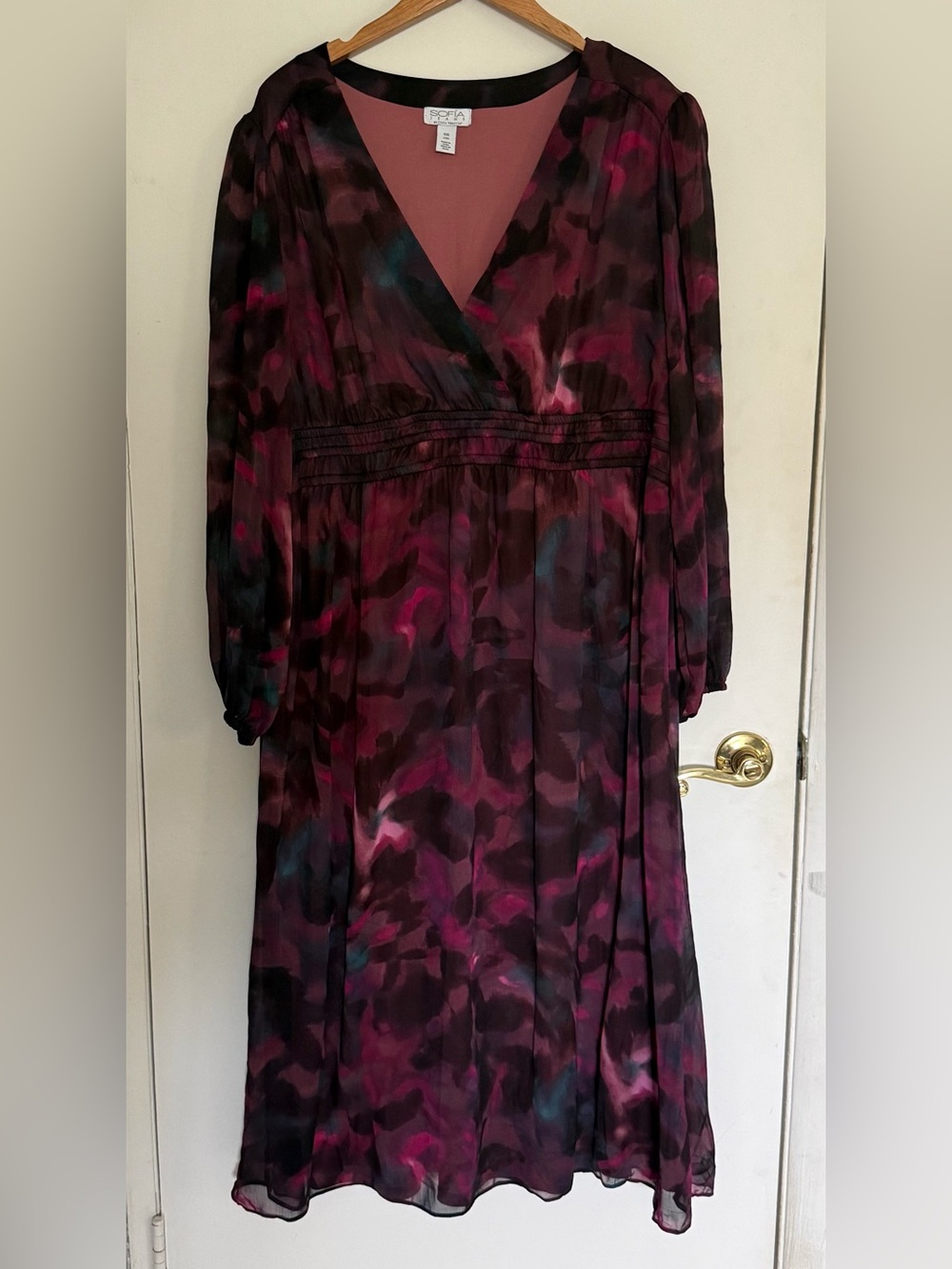 sofia by sofia vergara Mauve and Black Long Sleeve V-Neck Maxi Dress